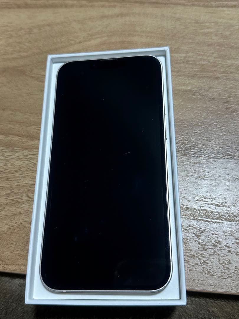 【美品】Apple iPhone 13 ホワイト 本体