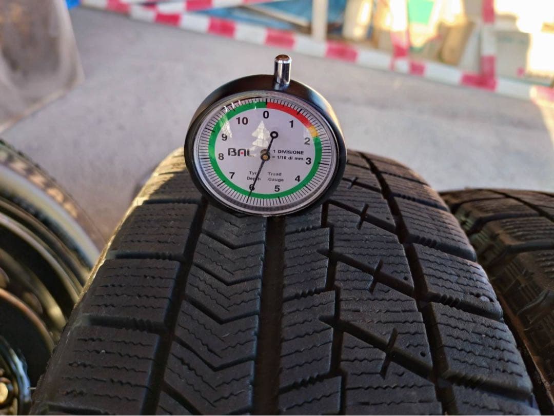 スバル　純正　ホイール　タイヤ　セット　14インチ　スタッドレス　スチール　中古