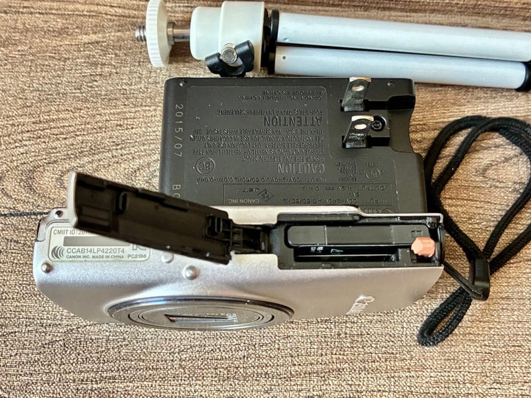 【動作確認済・美品】キヤノンCanon IXY 640 コンパクトデジタルカメラ