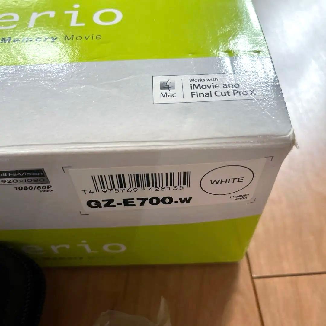 美品〜JVC Everio GZ-E700 ビデオカメラ ホワイト〜