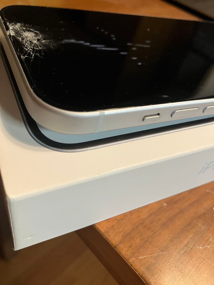 【訳あり】iPhone 15 128GB ブルー 本体 画面割れインカメラ故障