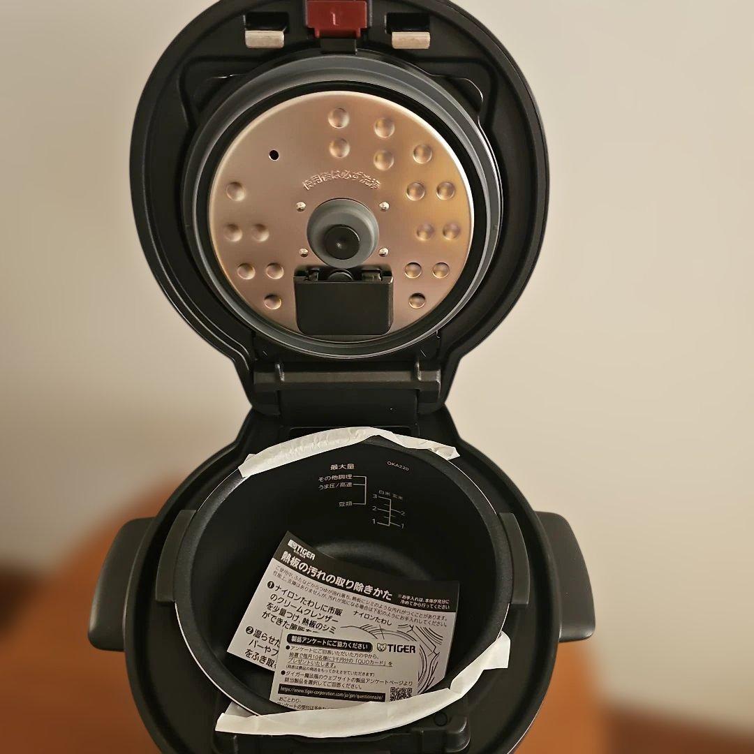 【新品未使用】TIGER 電気圧力鍋 COK-B220 KM マットブラック