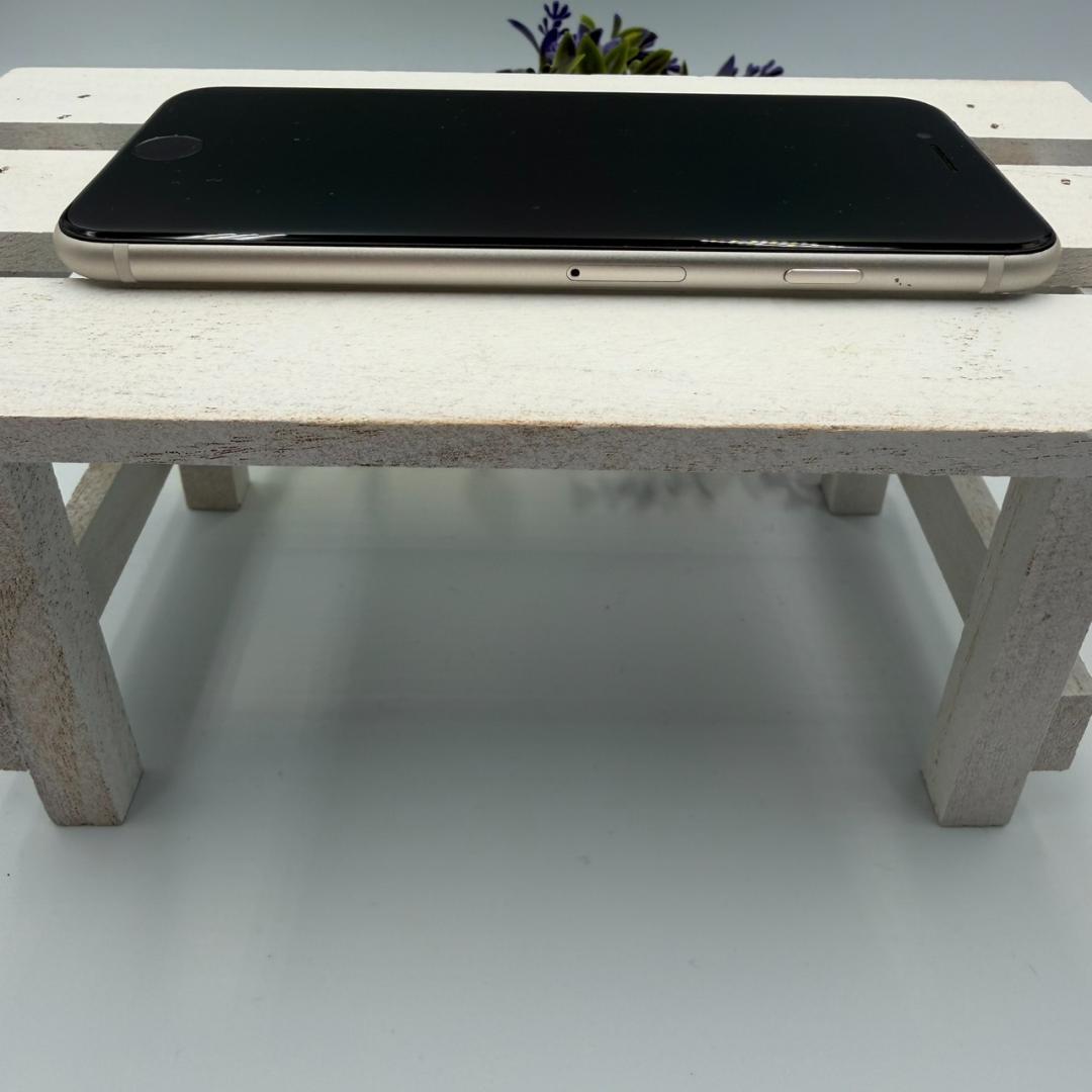 iPhone SE第3世代 64GB スターライト 249