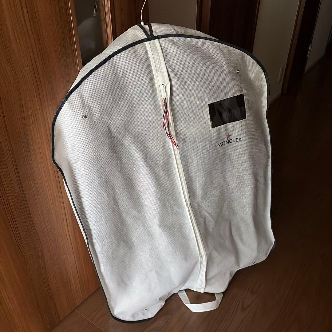 MONCLER ブラック ダウンジャケット BRAMANT