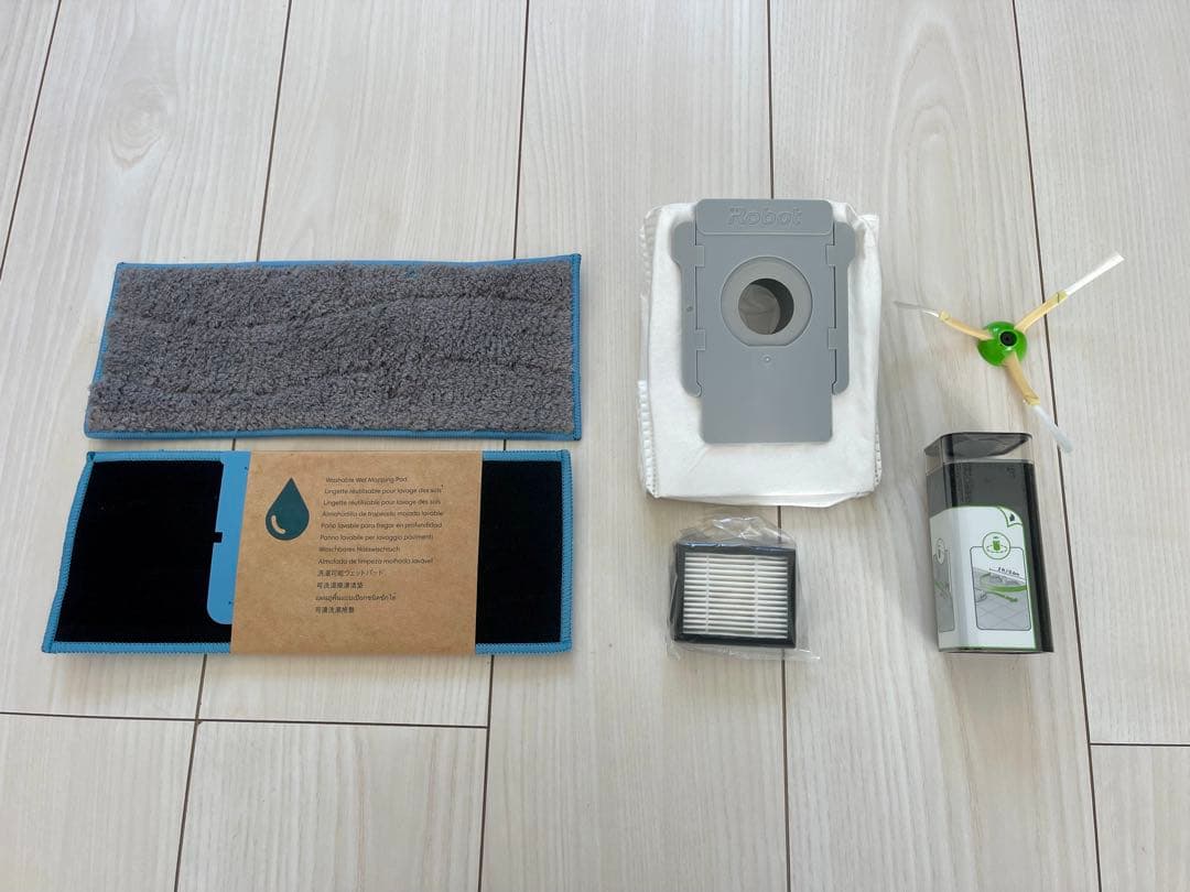 iRobot ルンバ i7・ブラーバ m6・クリーンベース＋消耗品あり