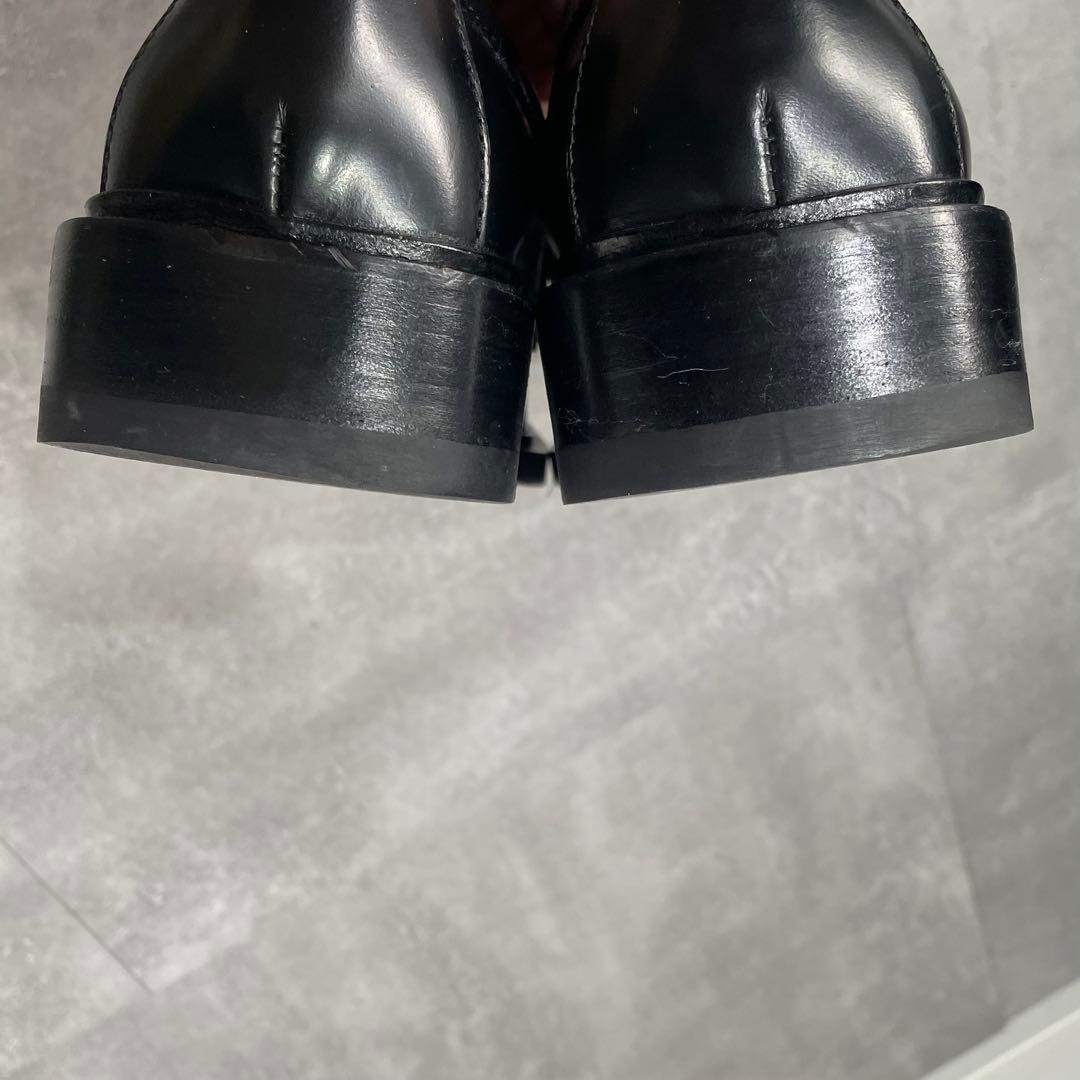 GUCCI グッチ エンボスロゴ ローファー レザー　1101465