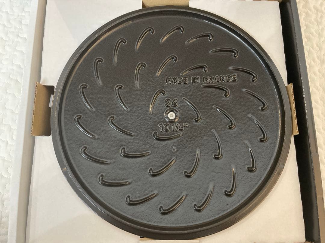 〈新品〉ストウブ　ブレイザー　ソテーパン　リネン　26㎝