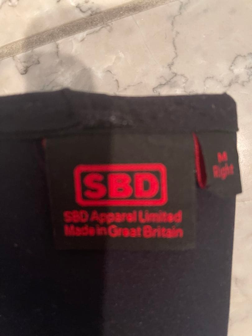 SBD ニースリーブMサイズ 黒/赤