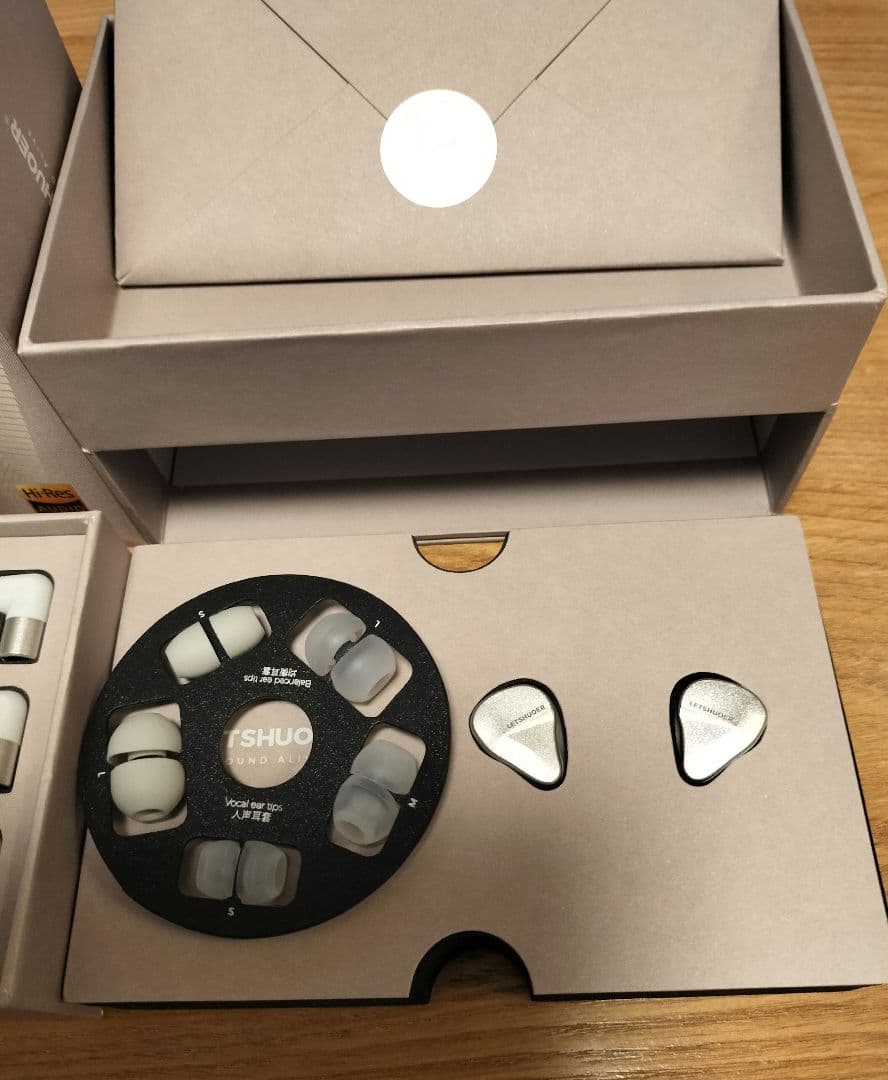 イヤホン LETSHUOER Cadenza 4