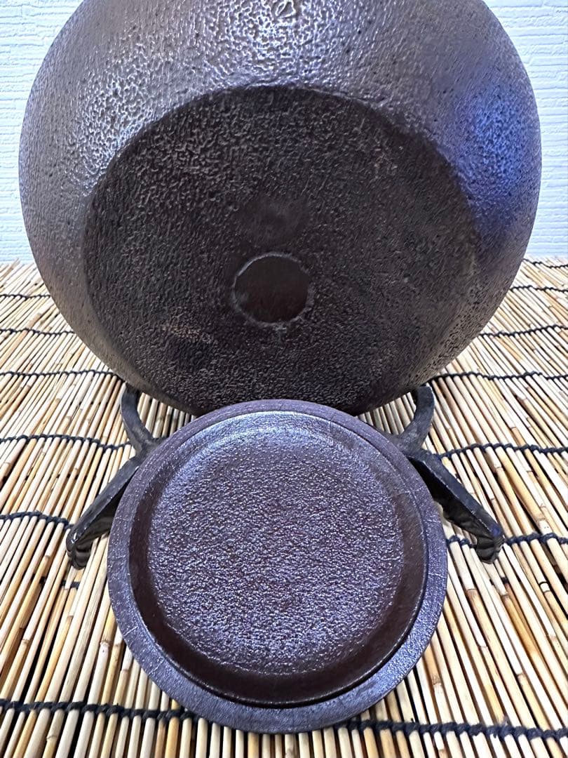 未使用品、栞付　南部徳秀　佐藤 徳秀造 南部形アラレ　南部鉄瓶　南部鉄器