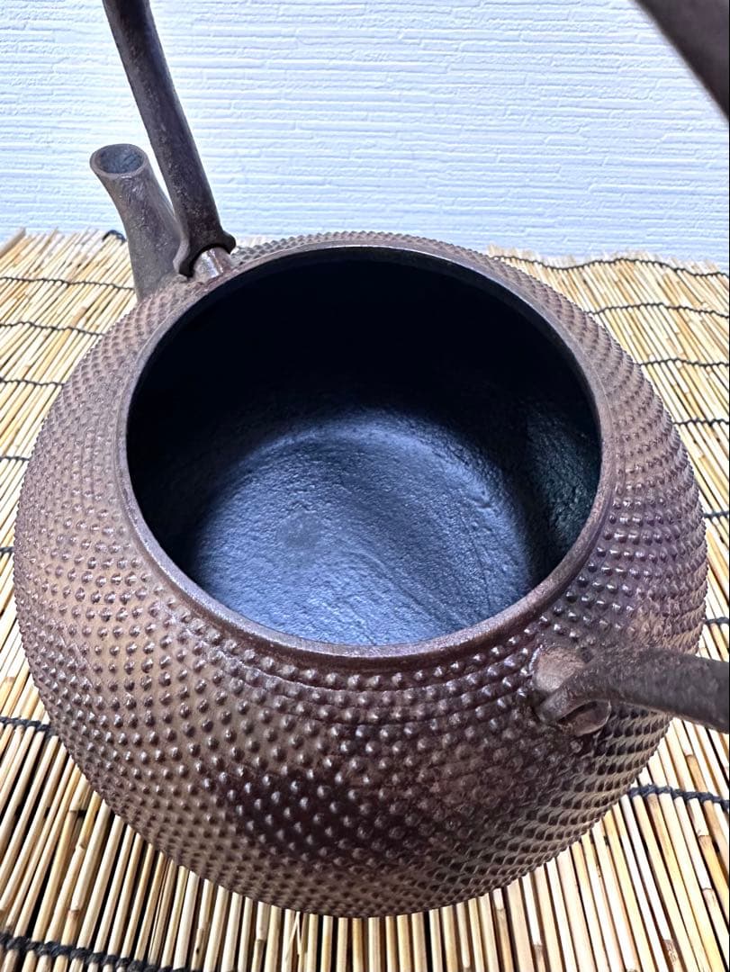 未使用品、栞付　南部徳秀　佐藤 徳秀造 南部形アラレ　南部鉄瓶　南部鉄器