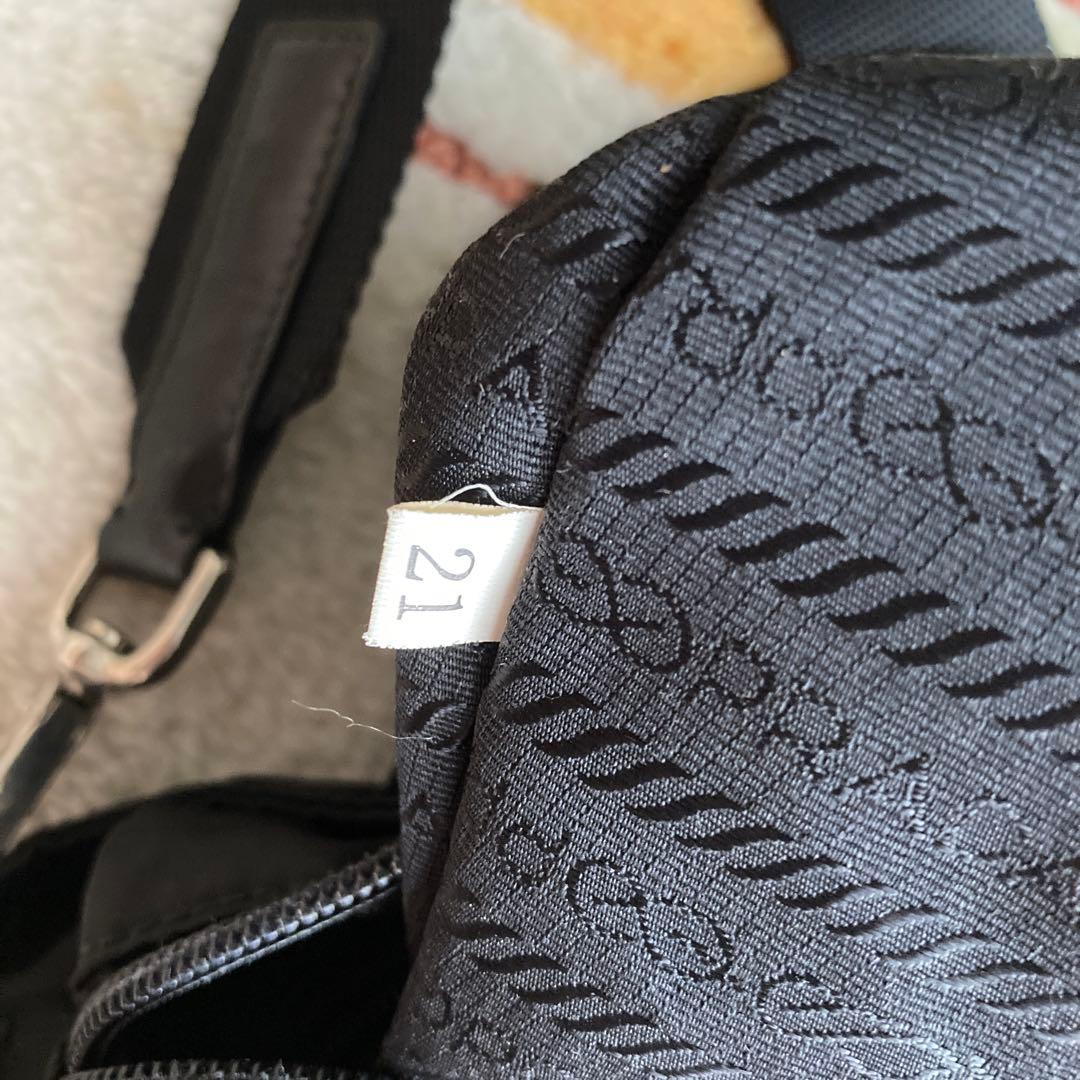 PRADA ブラックナイロン ショルダーバッグ
