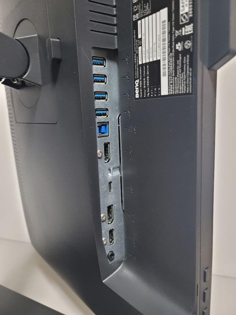 BenQ PD2705Q WQHD 27インチ　デザイナー向けモニター