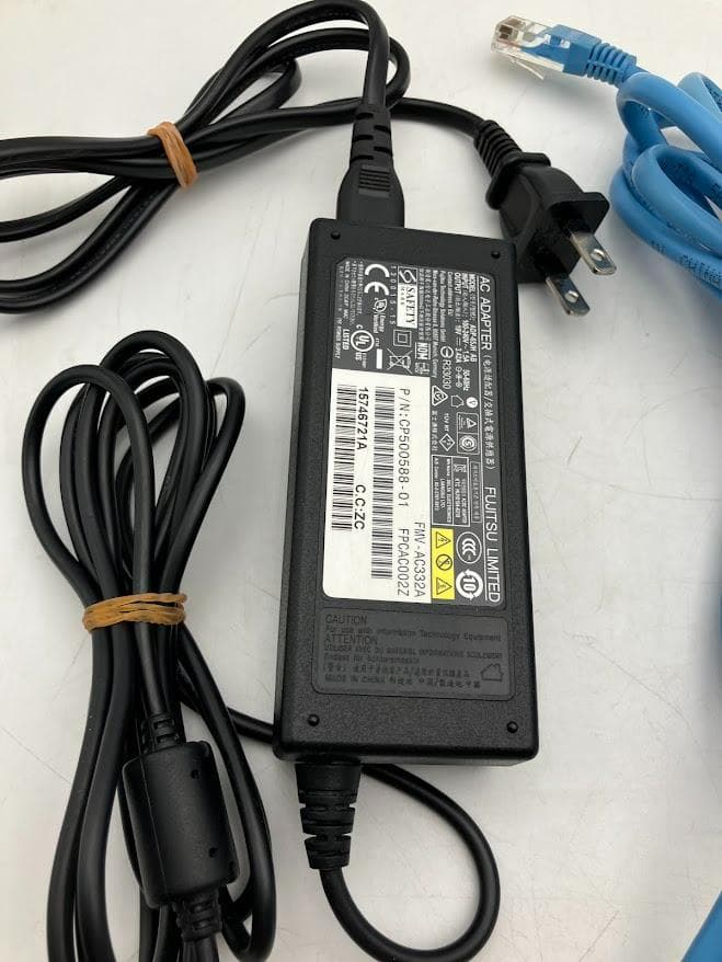 FUJITSU　ノートパソコン　LIFEBOOK　A576／Ｐ