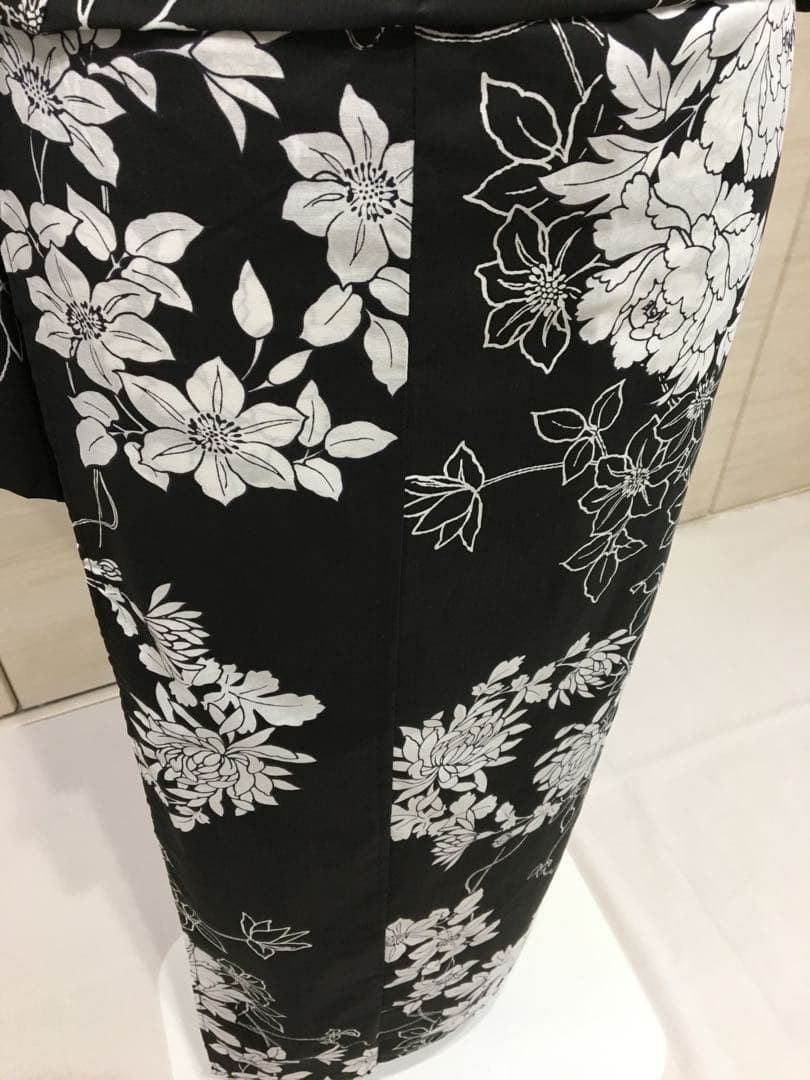 小粋【浴衣2点セット】新品❗️牡丹・菊　黒色