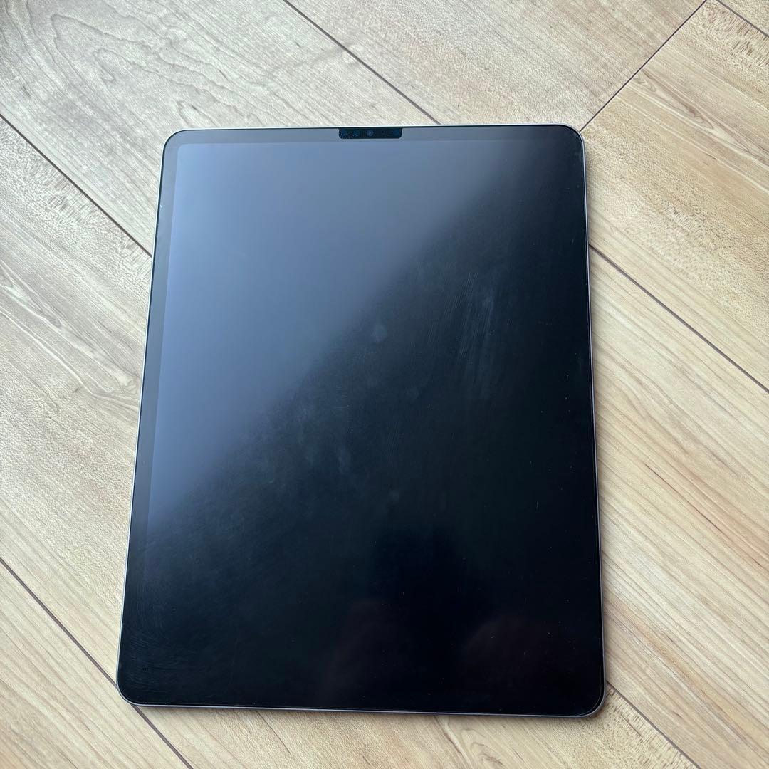 極美品iPad Pro 12.9インチ 第6世代 カバー フィルム付き グレー