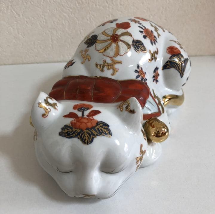 伊万里焼　眠り猫