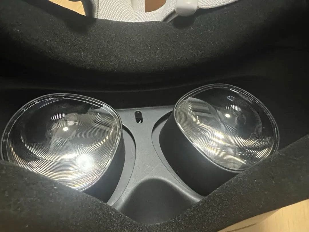 スマホアクセサリー  Quest 2 64GB