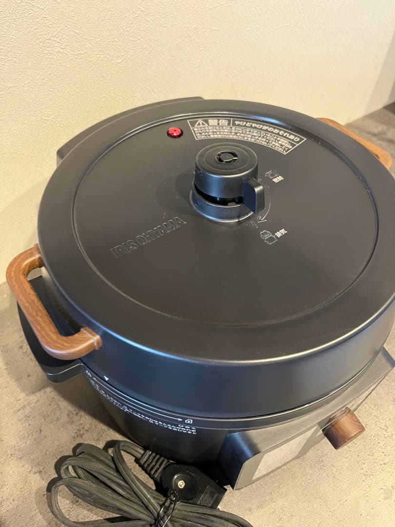 電気圧力鍋 アイリスオーヤマ 3L 4人用　新品未使用