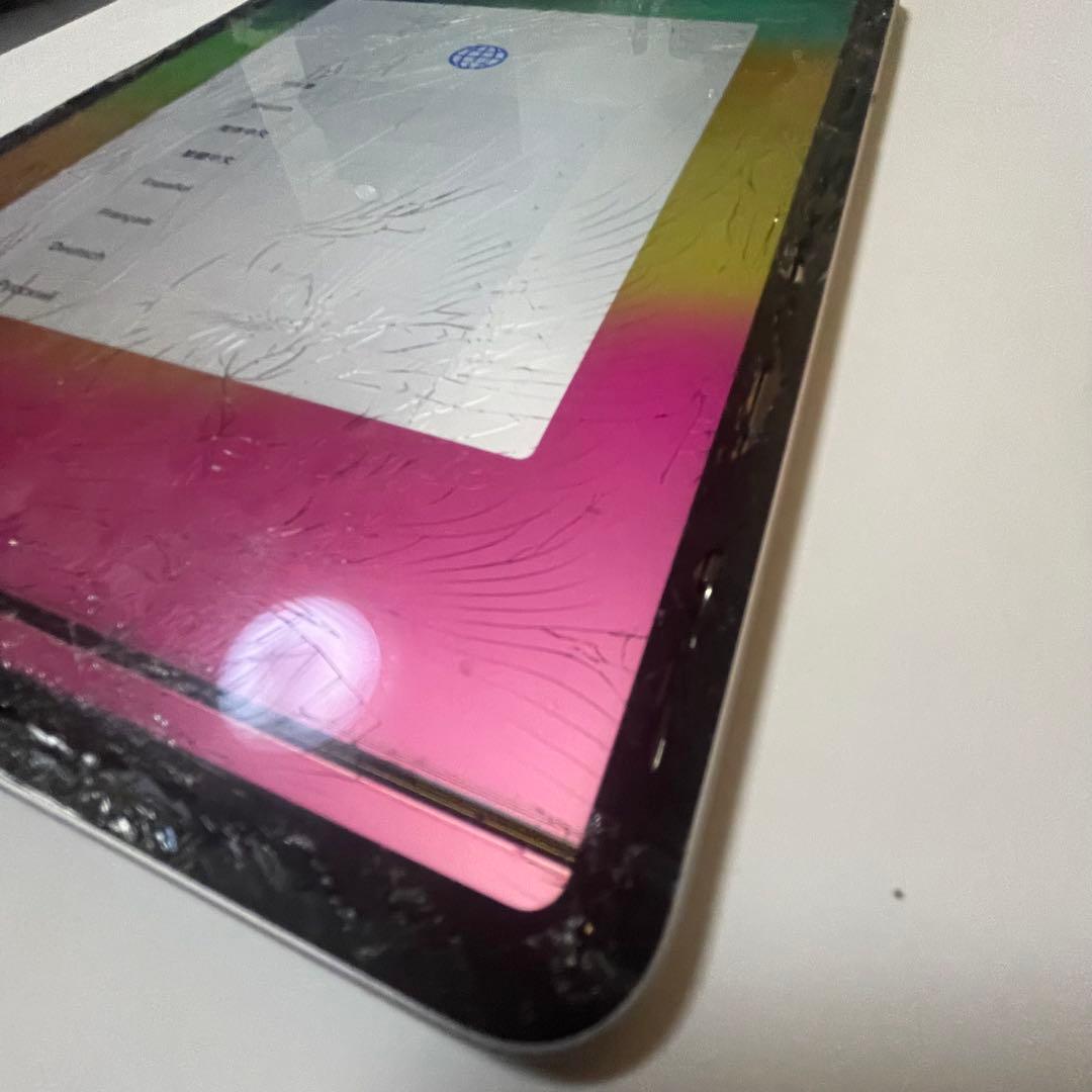 iPadPro11インチ第一世代256GB（画面割れ及びフレーム変形）