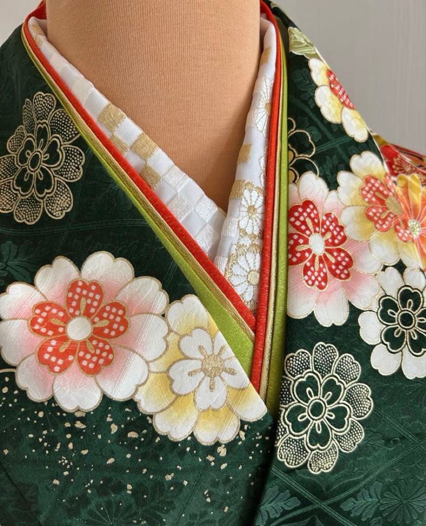 正絹振袖フルセット　古典柄 展示品　緑色　金彩　金刺繍　タグ付き　成人式