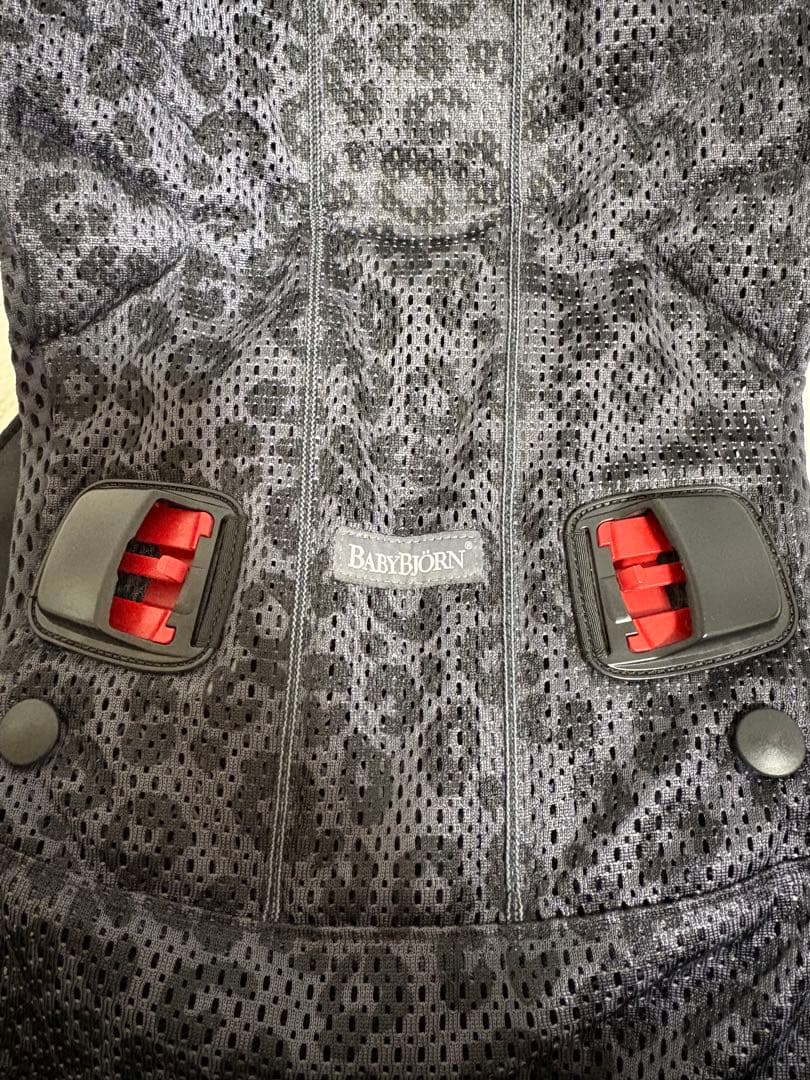 ベビービョルン 抱っこ紐 アンスラサイトレオパード ベビーキャリアONEKAI