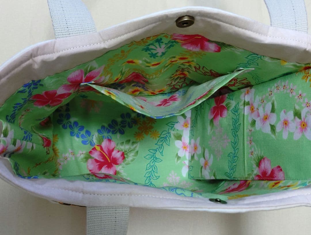 ハワイアンキルトバッグ・ハンドメイド・パイナップル・ハイビスカス・プルメリア