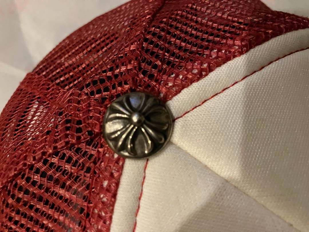 Chrome Heartsトラッカーキャップ