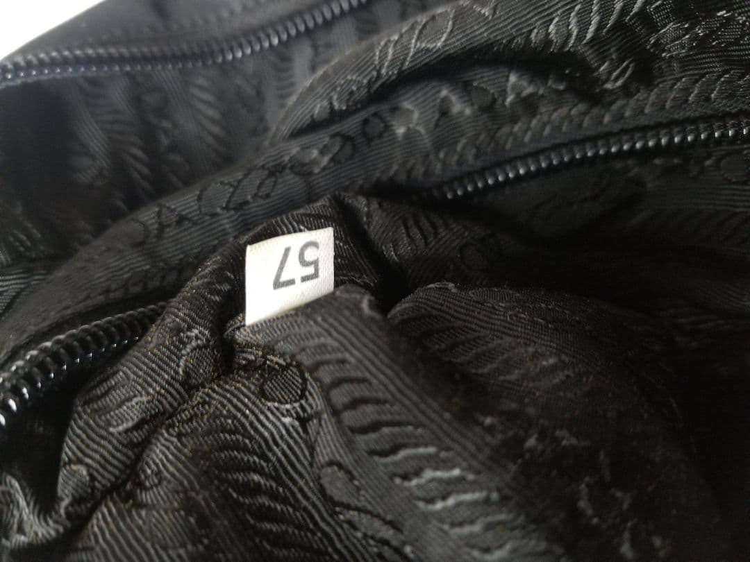 プラダ テスート ブラックナイロン ハンドバッグ/トートバッグ、レディース、