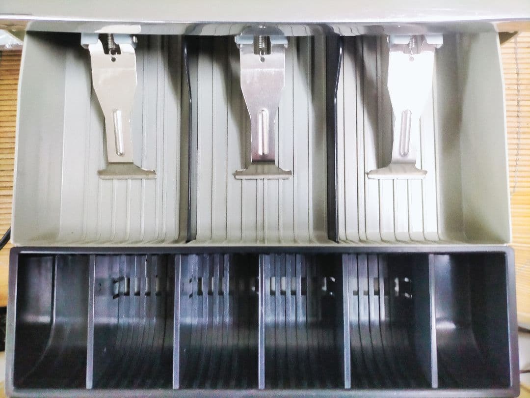 カシオレジスター　TE-M80　中古品　人気機種感熱紙　送料無料　706806