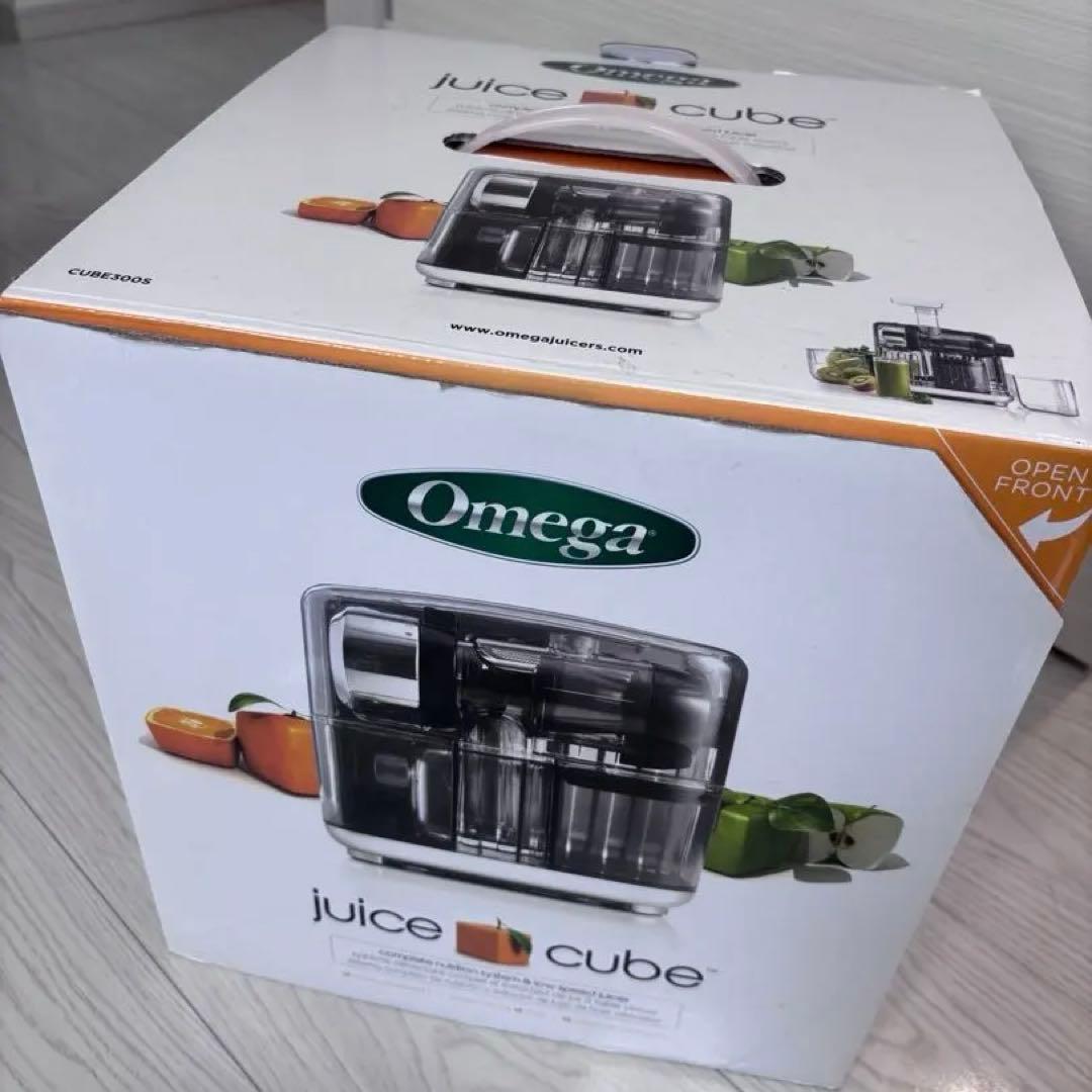 【美品】Omega Juice Cube 300 ジューサー 匿名配送 オメガ