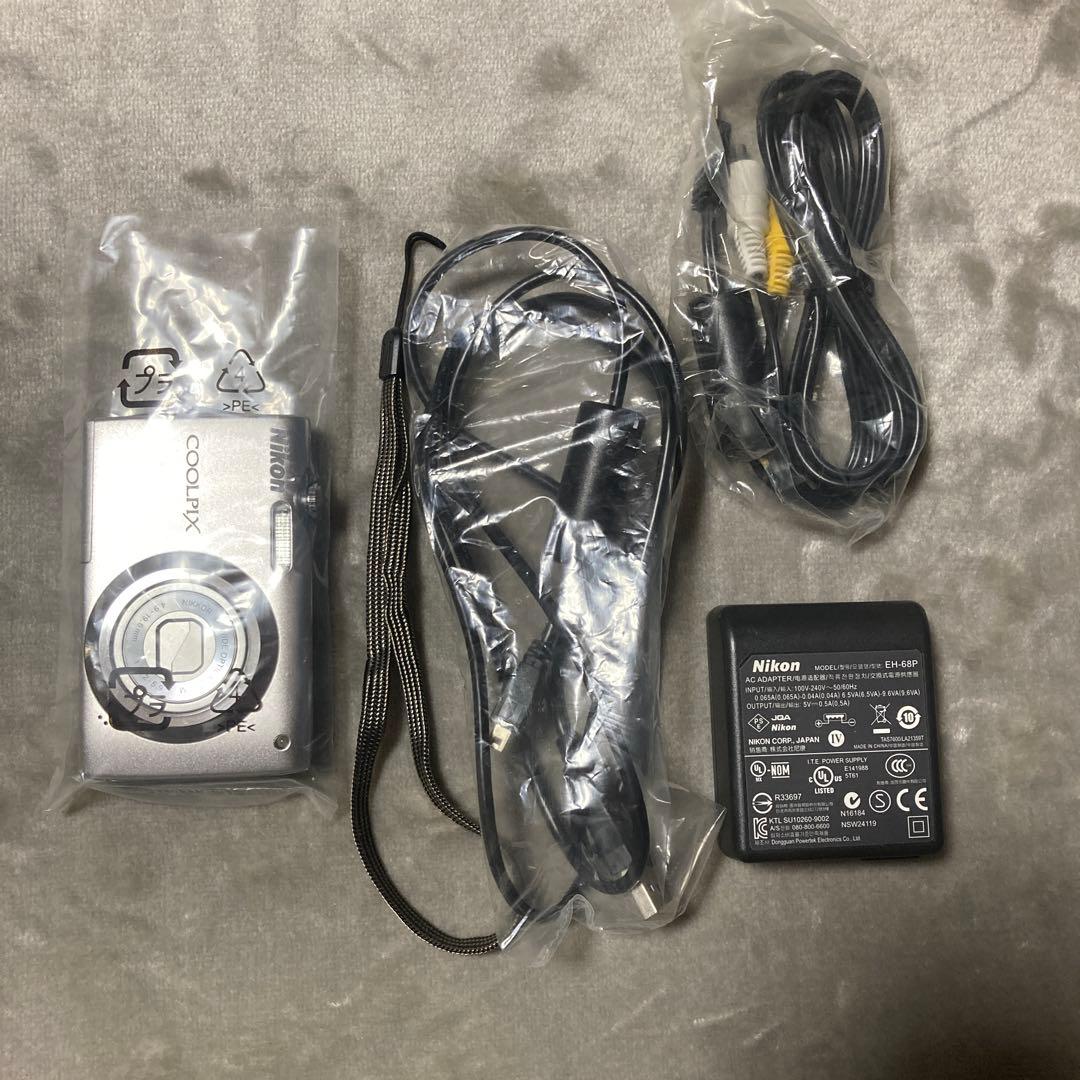Nikon ニコン　COOLPIX S3000 中古品