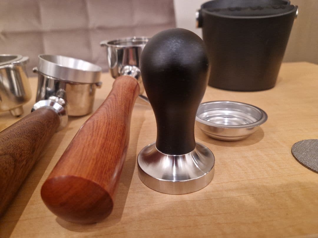 h*a様 De'Longhi デロンギ ECP3220J-BK セット【美品】