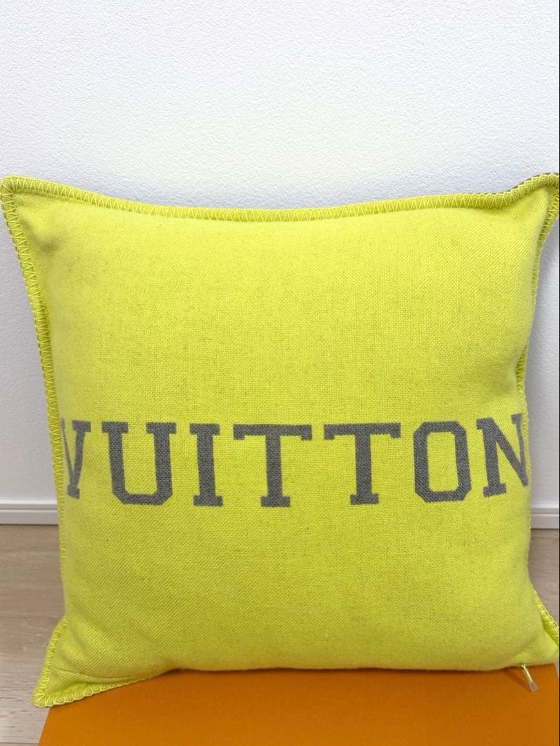 ルイヴィトン クッション