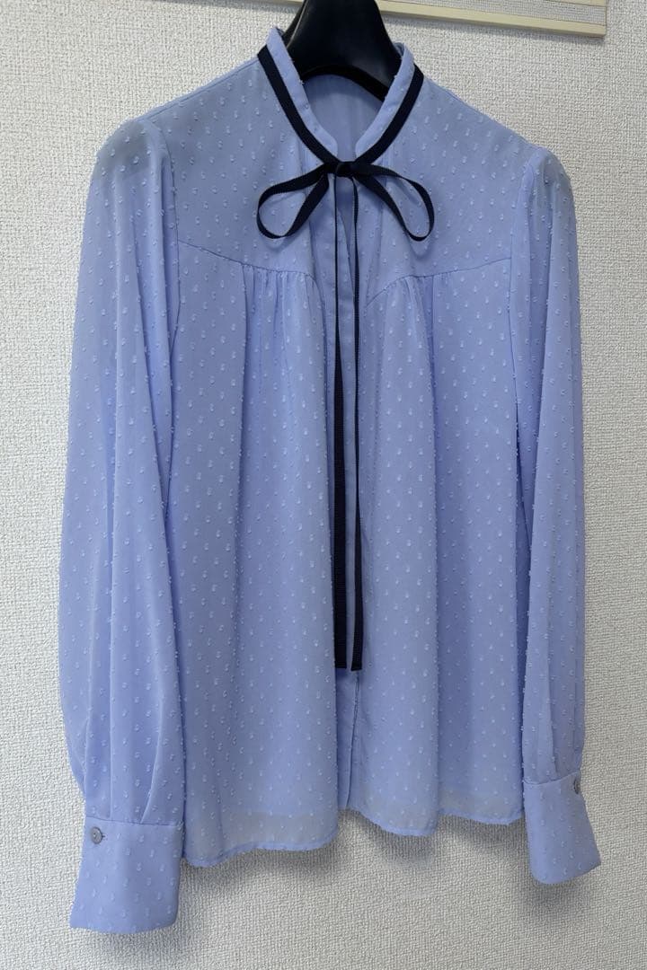 ピンキーアンドダイアン◆カットジャカードリボンブラウス ブルー 38