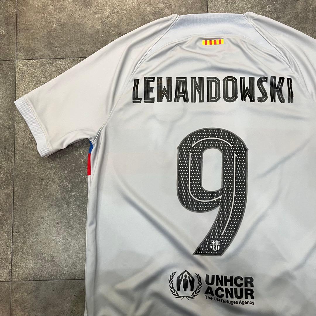 ナイキ バルセロナ レヴァンドフスキ ユニフォーム 22/23 UNHCRロゴ