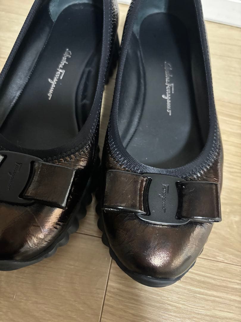 Salvadore Ferragamo POLLYメタリックブラウン5 1/2C
