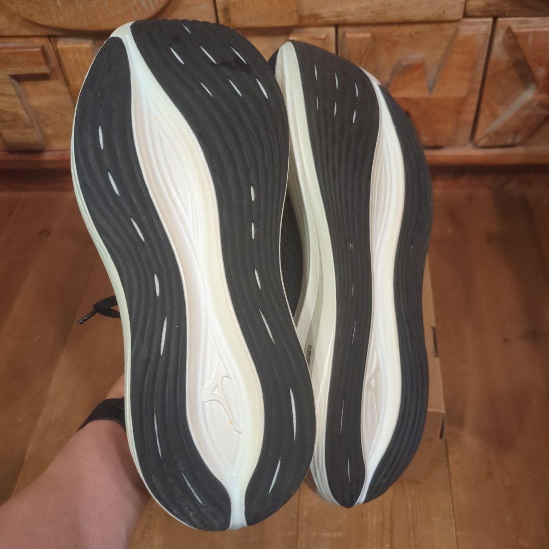 限定セール中！ Mizuno ネオ ゼン ランニングシューズ ブラック 27.0