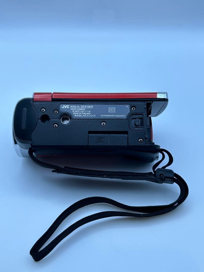 JVC ビデオカメラ　 GZ-E109-R レッド