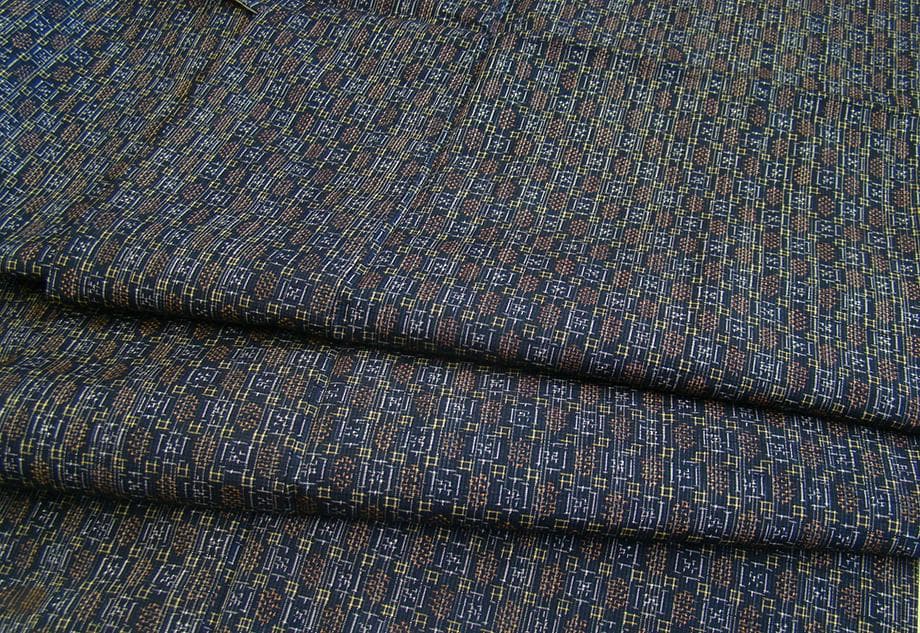 値下げ交渉ＯＫ！単衣 身幅広め 黒地 紬着尺 正絹 Ｃ１４３