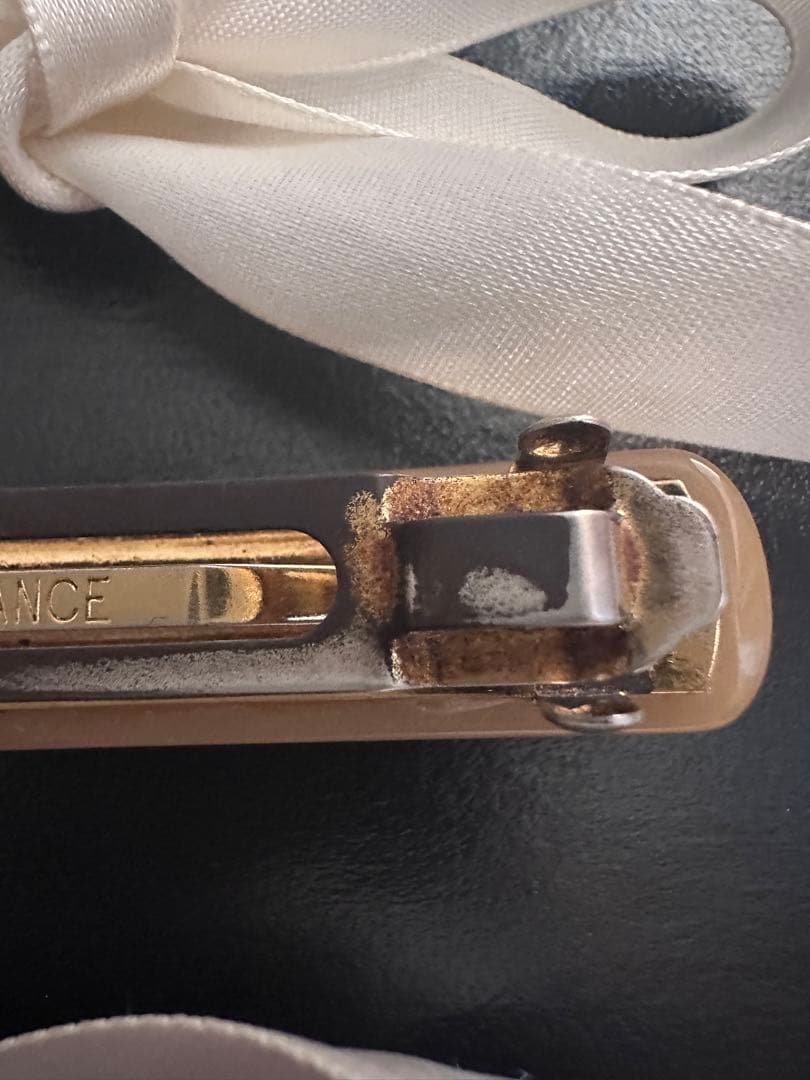 CHANEL《ヴィンテージ ロゴヘアバレッタ》ベージュ 箱有 くすみカラー