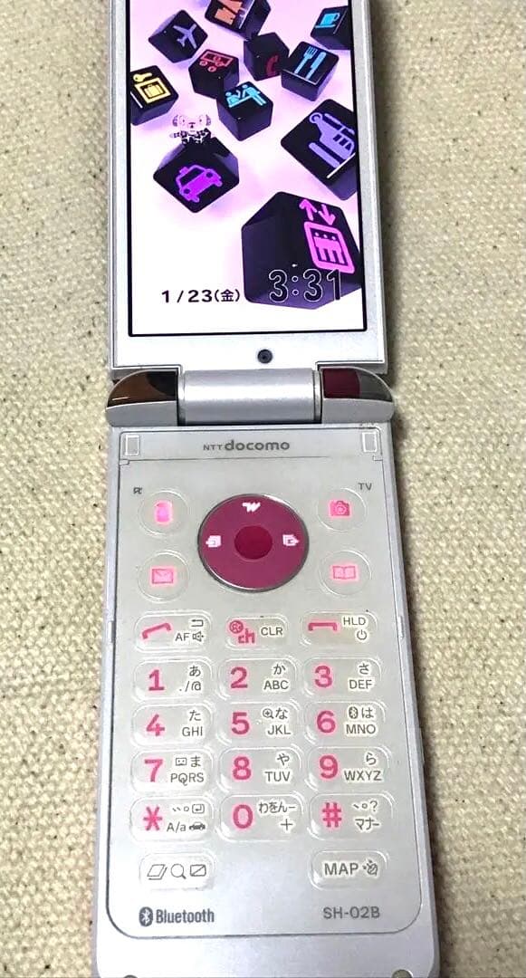 マリメッコ　marimekko 携帯電話　ガラケー　SH02B ドコモ