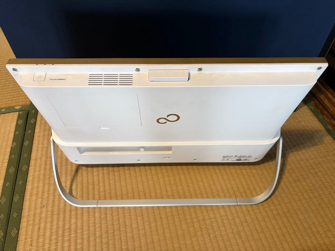 【デスクトップPC】ESPRIMO FH77/C2 ゴールド 2018年製