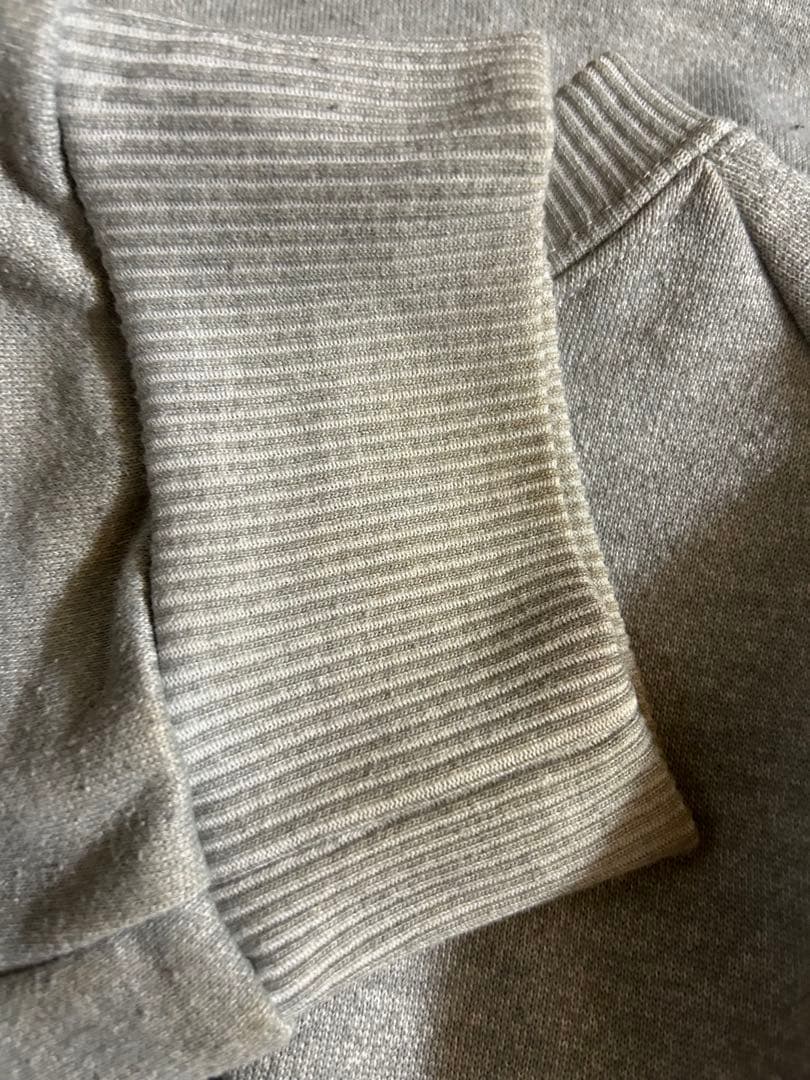 EGOZARU トレーナーとパンツのセットアップ