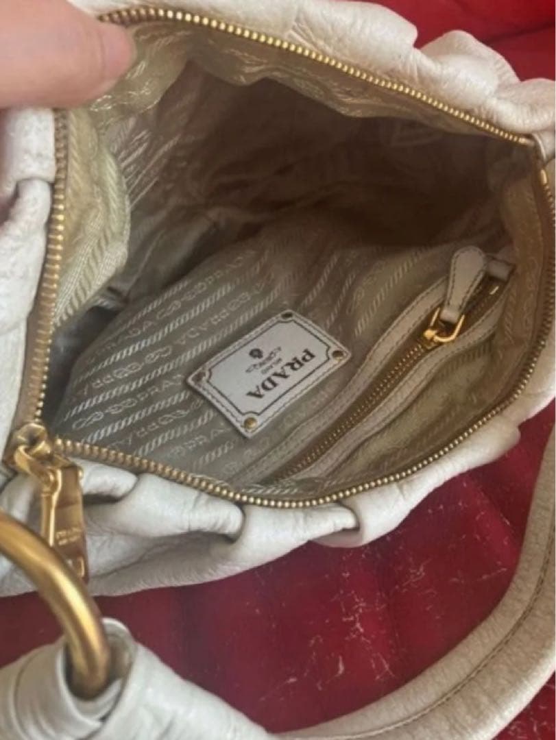 PRADA ホワイトレザー　ワンショルダーバッグ　プラダ