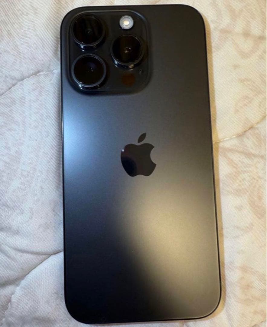 iPhone15pro ブラックチタニウム256GBSIMフリー