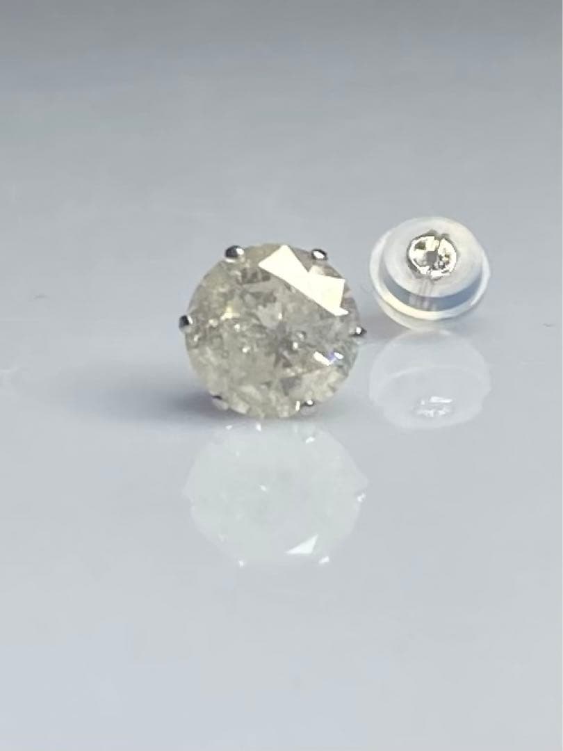 PT１．２ｃｔ　片耳ピアス　ＰＴ天然ダイヤモンド