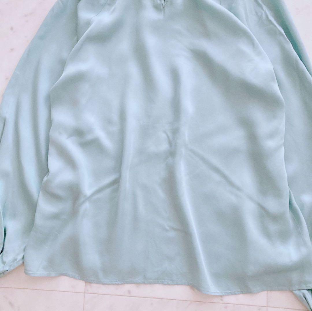 美品　トゥモローランド　ウォッシャブルサテン　ボウタイギャザーブラウス　グリーン