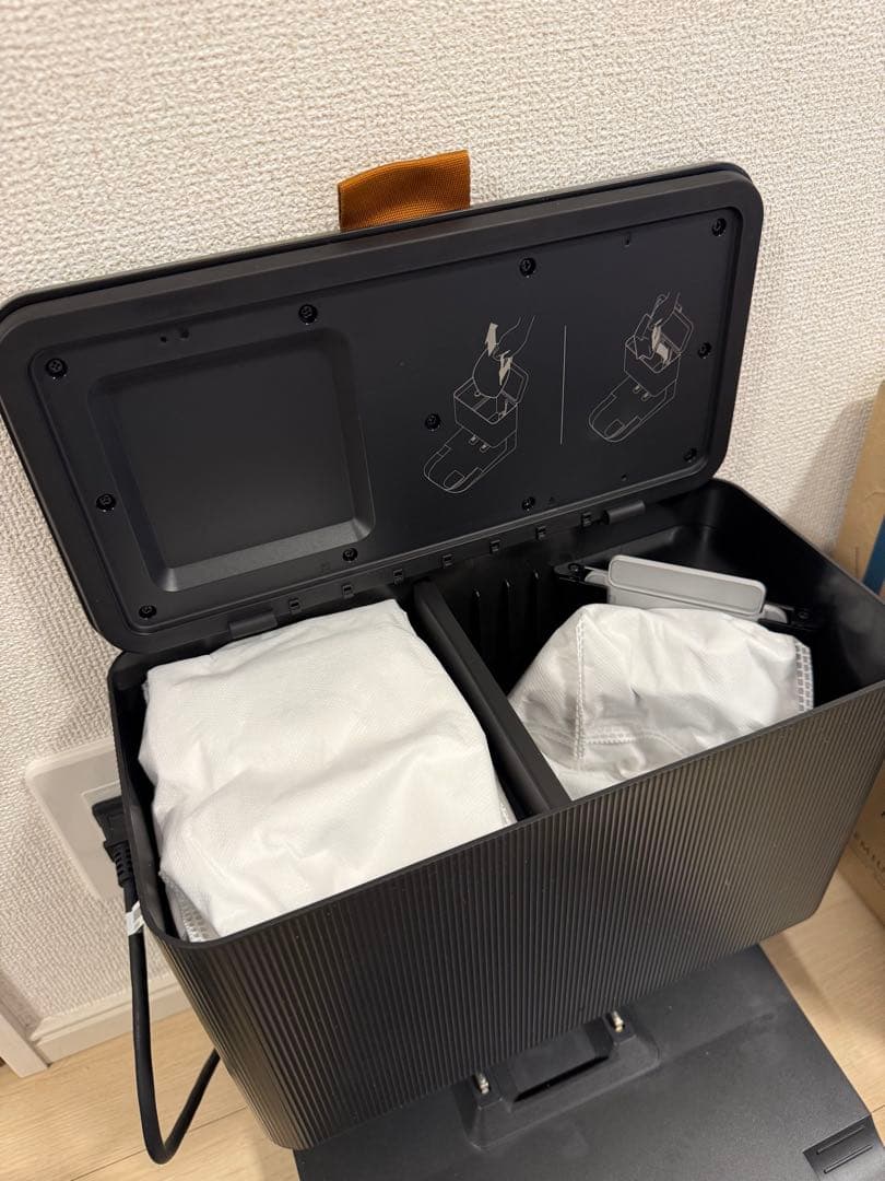 ルンバ　Roomba J7+ 使用回数3回程度、箱無しのため格安です！