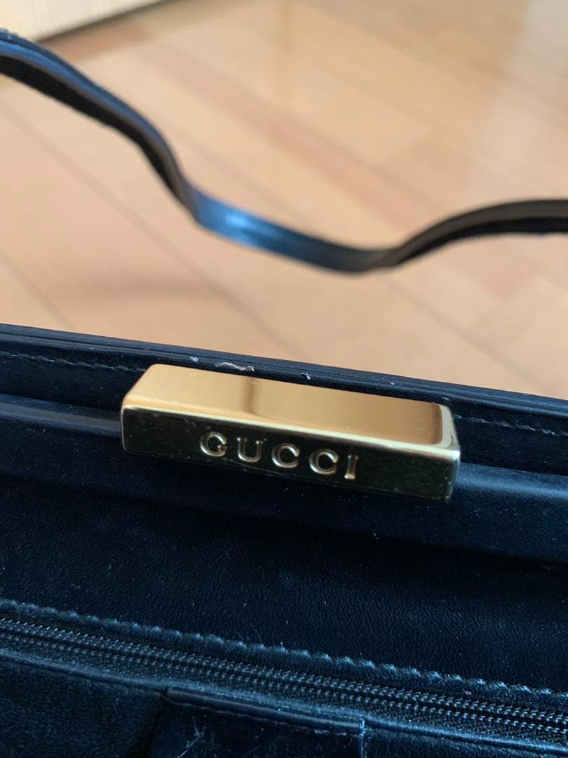 GUCCI ブラック ハンドバッグ　フェラガモの保存袋付き